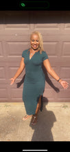 Load image into Gallery viewer, GREEN JERSEY MAXI DRESS
