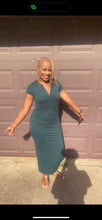 Load image into Gallery viewer, GREEN JERSEY MAXI DRESS

