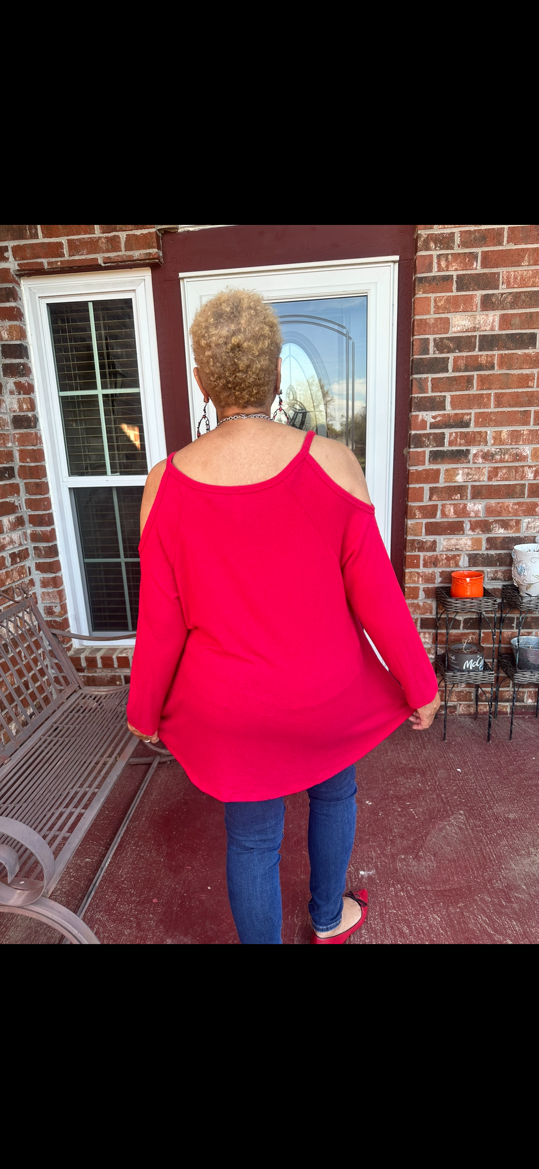 CURVY RED PLAY IT COOL TOP