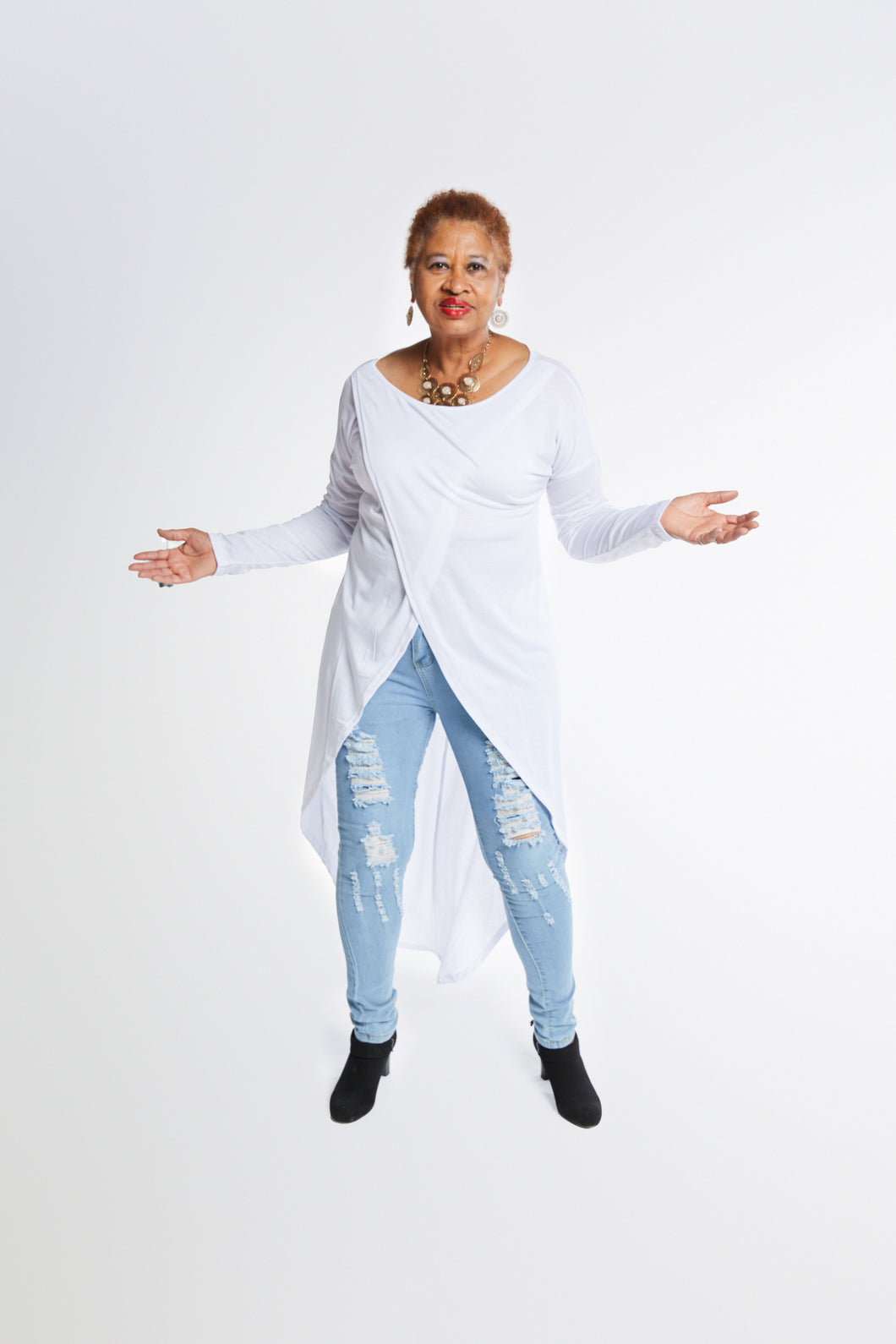 CURVY WHITE LONG SLEEVE LOOSE FITTING HIGH/LOW w SLIT