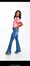 Load image into Gallery viewer, CURVY RIPPED &amp; FADED JEAN
