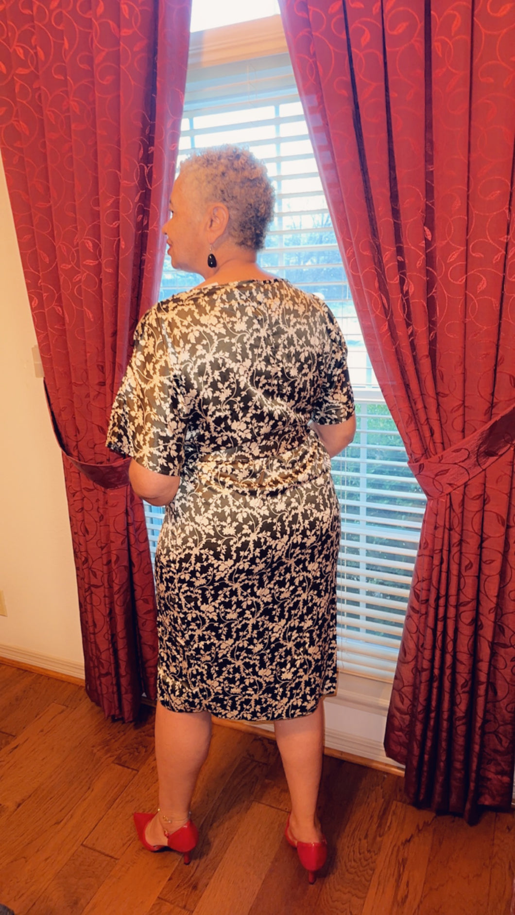CURVY FLORAL FEELINGS DRESS
