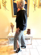 Load image into Gallery viewer, CURVY LOOK AT ME PANT
