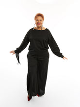 Load image into Gallery viewer, CURVY BLACK WRIST TIE LOUNGE SET
